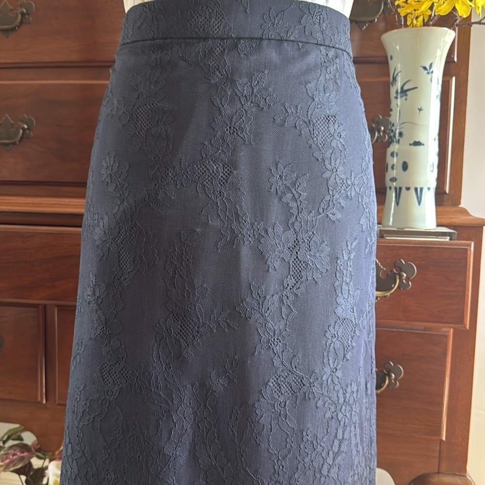 J. Crew Chantilly Lace Pencil Skirt Navy Blue Size 8 - Picture 6 of 12